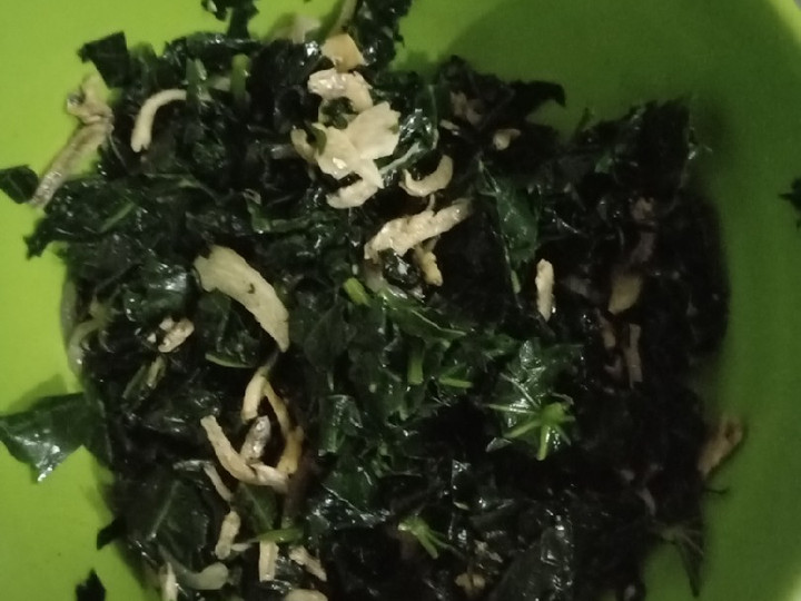 Langkah Mudah untuk Menyiapkan Tumis daun pepaya teri, Enak