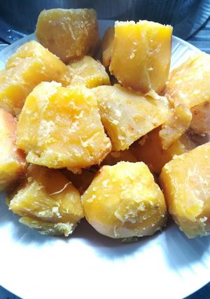 A picture of Boiled sweet potatoes.