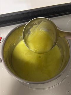 Una foto de Crema de calabacín y manzana