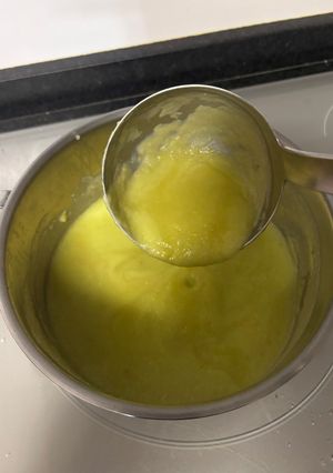 Una foto de Crema de calabacín y manzana