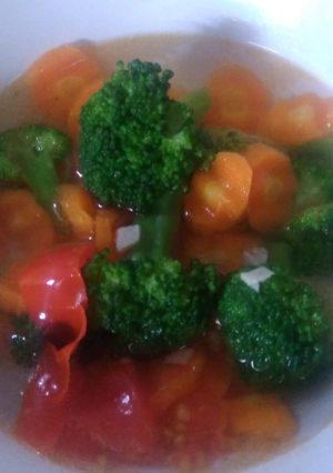 Foto resep Sayur bening wortel brokoli simpeel banget..