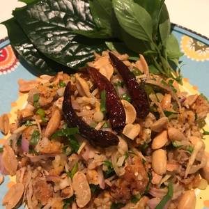 ยำแหนม(เห็ด)คลุก