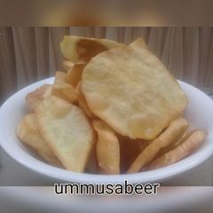 A picture of Crispy fried sweet potato.