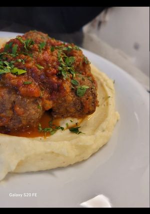 Una foto de Albóndigas con puré
