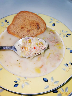 Una foto de Sopa de puerro y carne molida (hackfleisch käse)