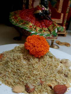 धनिया पंजीरी(dhaniya panjiri recipe in hindi) रेसिपी मुख्य फोटो