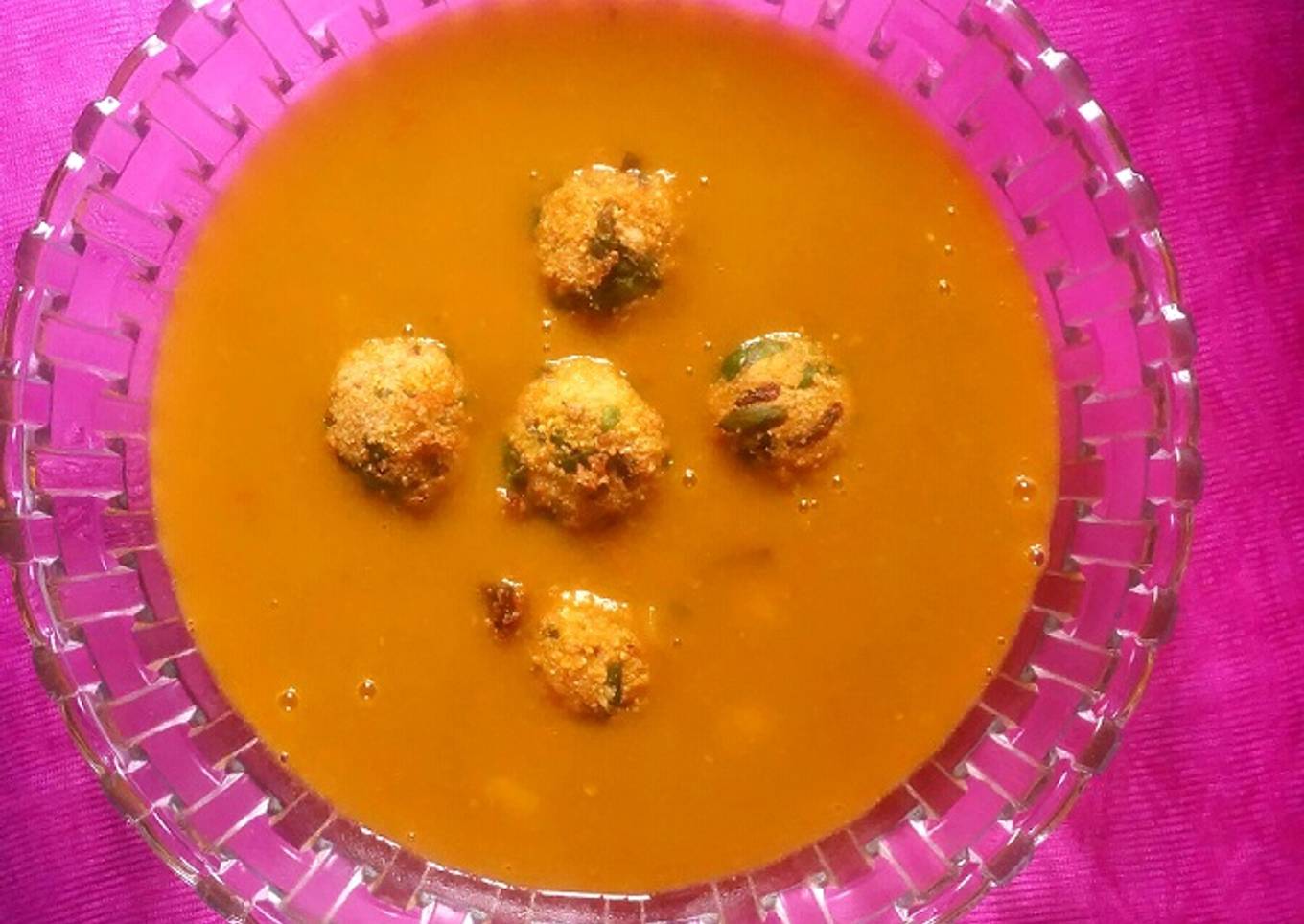 Tofu & Spinach Balls in Veggie Soup