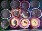 Una foto de muffins de vainilla con manteca