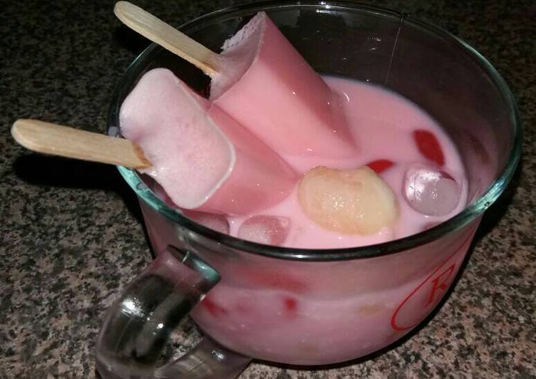 Es Lilin Buah Buahan / Es Lilin rasa yoghurt buahbuahan Es Lilin Buah Buahan / Es Lilin rasa yoghurt buahbuahan