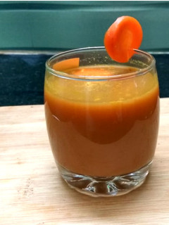 கேரட் மில்க் ஷேக்(Carrot milk shake recipe in tamil) செய்முறை முக்கிய புகைப்படம்