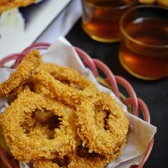 A picture of Onion ring.