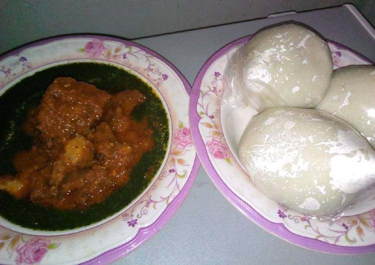 Pounded yam with ewedu and stew