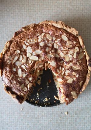 A picture of Bakewell Tart.