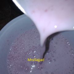 A picture of Strawberry shake.