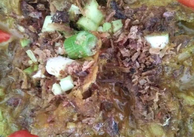 Opor ayam pedas