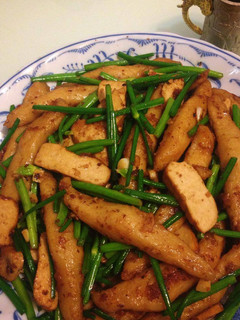 韭菜花炒甜不辣豆干 的食譜成品照片