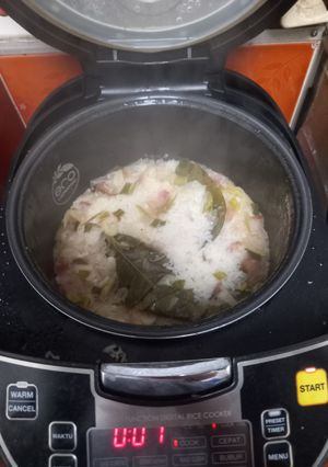 Foto resep Nasi liwet magicom khas sunda