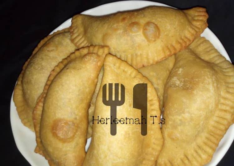 Fried meat pie