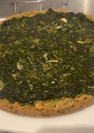 Una foto de Tarta de avena rellena de atún y espinacas