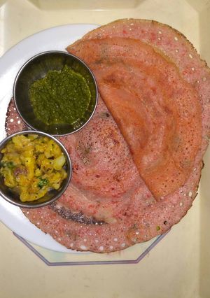 A picture of Tomato uttappa.