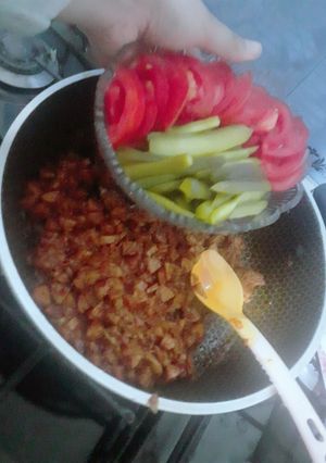 عکسی از دستور ساندویچ سوسیس بندری😋🌮