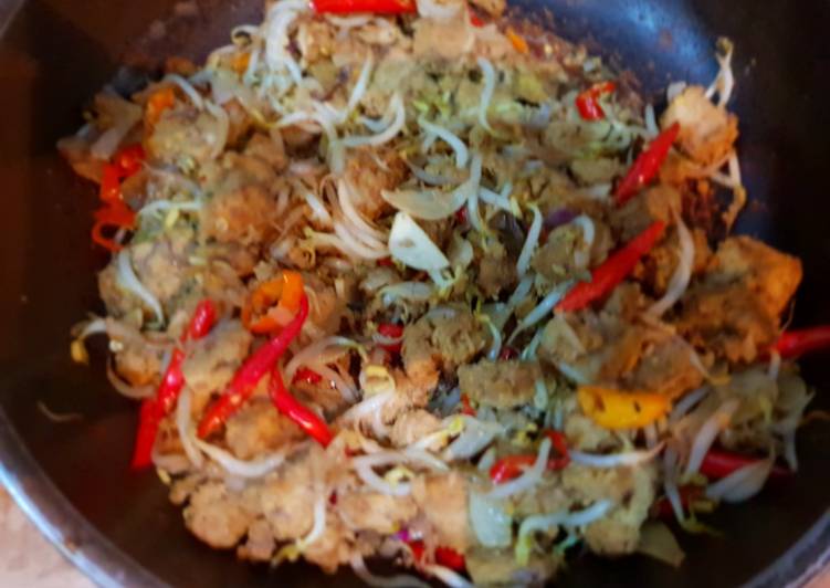 Tumis oncom tauge pedas