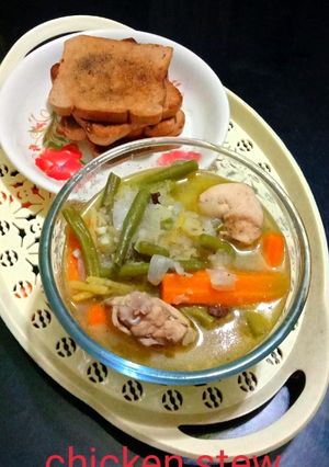 চিকেন স্টু (Chicken stew recipe in bengali) রেসিপির প্রধান ছবি