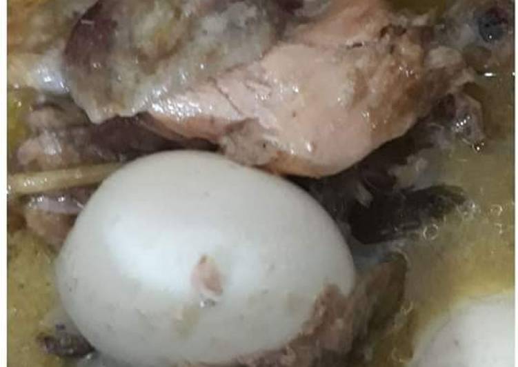 Cara Gampang Menyiapkan Opor Ayam &amp; Telur yang Bikin Ngiler