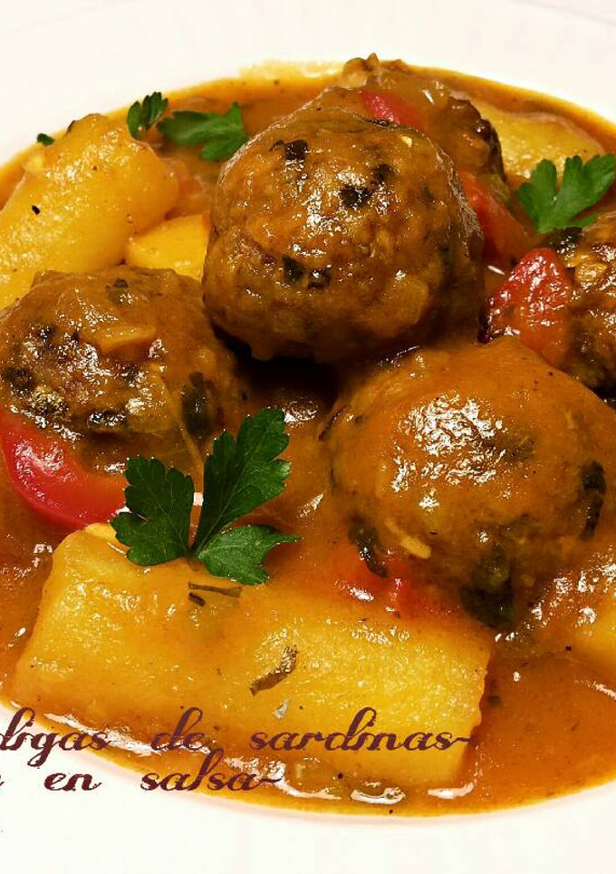 Una foto de Albóndigas de sardinas con patatas