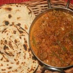 A picture of Spicy Capsicum and Mushroom Curry.