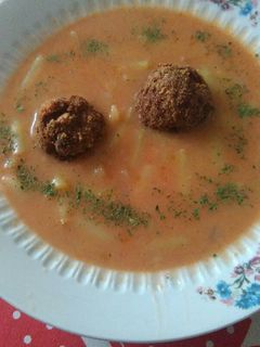 Tejfölös-paprikás zöldbabfőzelék fasírttal recept fotója