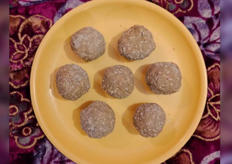 Gurr Til ladoo / Tilkut