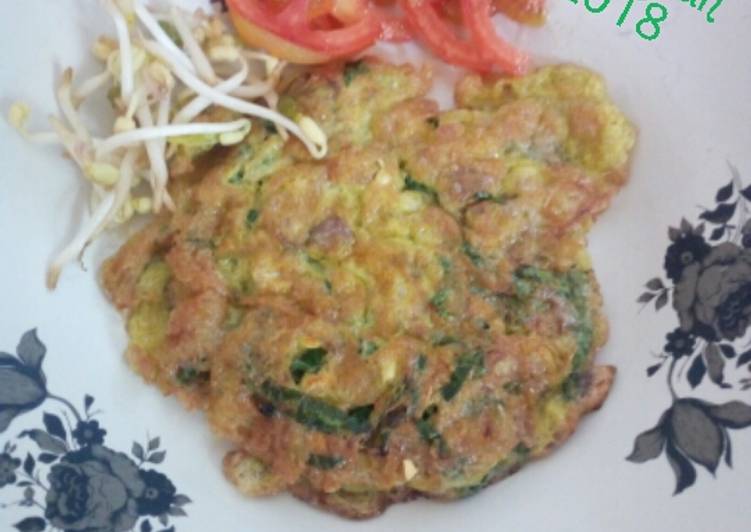 Telur dadar tauge bayam