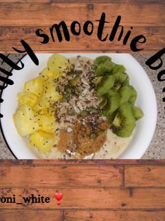 A picture of Fruity smoothie bowl.