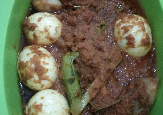 Rendang ayam telor