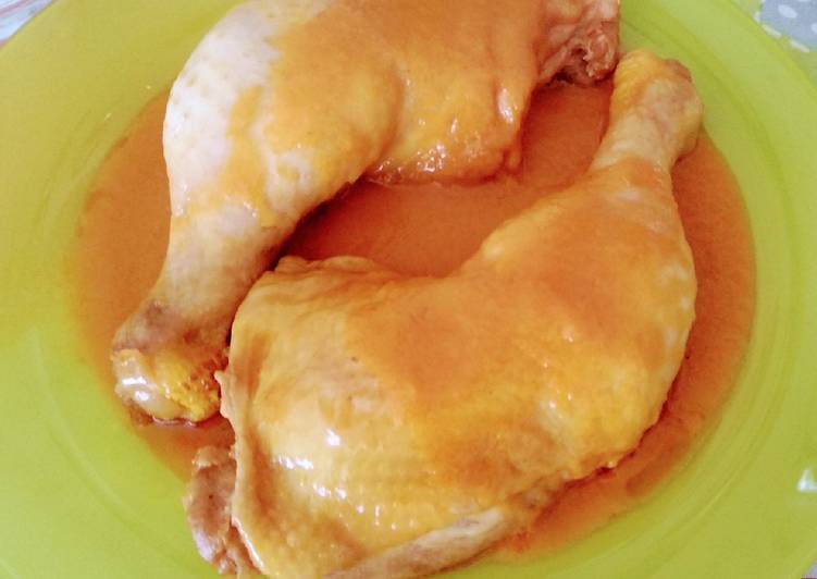 Guiso de muslos de pollo con cerveza
