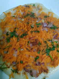 பார்க்க பார்க்க சாப்பிட தூண்டும் கேரட் தோசை (Carrot dosai recipe in tamil) செய்முறை முக்கிய புகைப்படம்