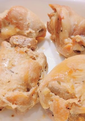 Фото Куриные рулетики с курагой в медовом соусе в мультиварке.