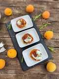 Albicocche grigliate con ricotta al rosmarino