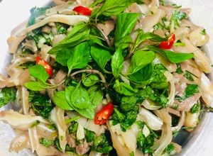 Hình của món Tai, lưỡi heo trộn chua ngọt.