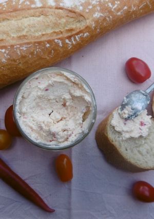 A picture of Spicy feta cheese dip (tyrokafteri).