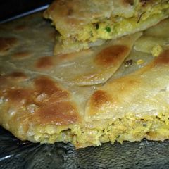 A picture of Chicken sandwich paratha.