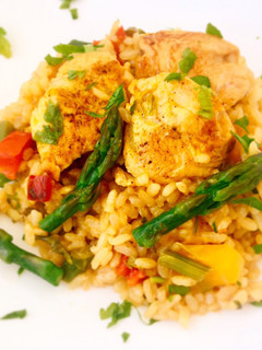 Una foto de Arroz con solomillo de pavo y espárragos