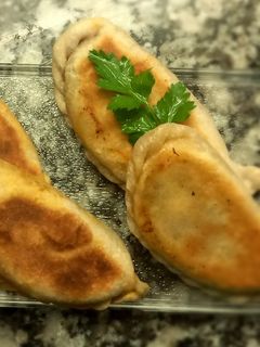 Una foto de Empanadas de Pollo a la Portuguesa y de Carne con Masa Casera