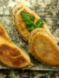 Una foto de Empanadas de Pollo a la Portuguesa y de Carne con Masa Casera