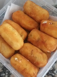 Una foto de Croquetas de papa!! Un clásico con agregados extra😉