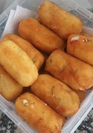 Una foto de Croquetas de papa!! Un clásico con agregados extra😉