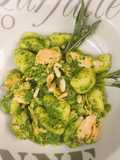 Gnocchi di patate con pesto alla rucola e salmone
