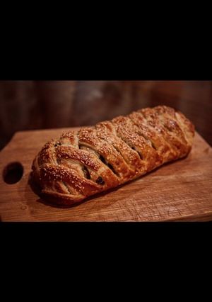 A picture of Sausage, Haggis and Black Pudding Plait.