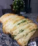 Pan Libro saborizado con queso, Ajo y perejil